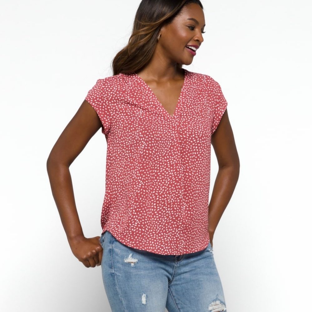 NWT Fun2Fun Lillian V Neck Blouse - M